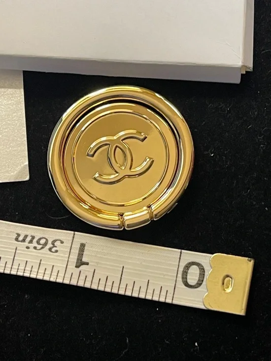 CHANEL Beauty Beaute Gold Phone Finger Ring Holder VIP Gift Accessory New in box - Picture 6 of 7